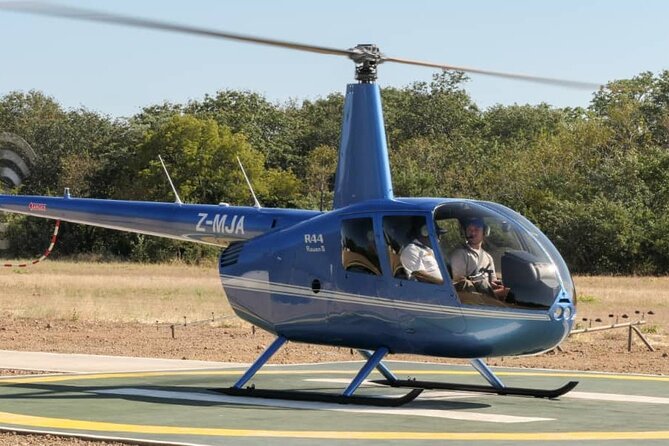 13-15 minutes Private Short Helicopter Flight - The role of the guides and hosts