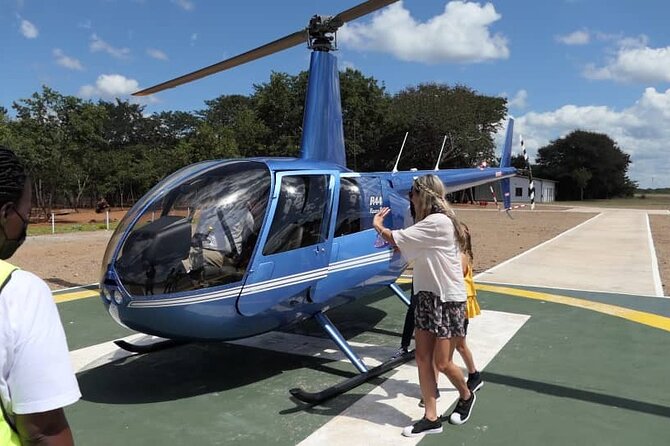 13-15 minutes Private Short Helicopter Flight - The 15-minute route over Victoria Falls