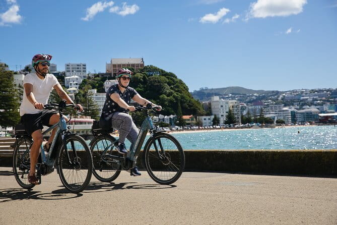 15-Minute Wellington Harbour Helicopter Flight - Seating, photographs, and the 15-minute limit