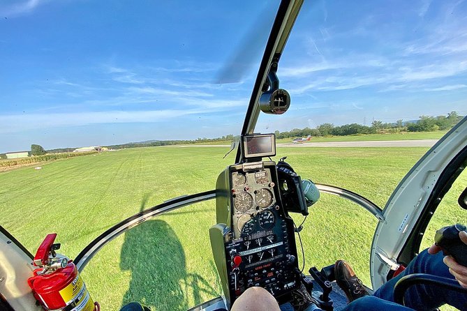 20 Minutes Helicopter Tour for 2 - Starting at Senningerstraße 59 in Stockerau
