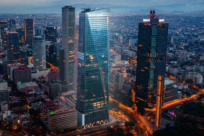 30' Mexico City Helicopter Tour - Landing at Ritz Carlton Reforma - The Ritz-Carlton landing at Reforma