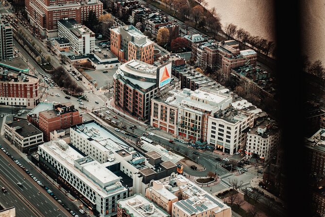 30-Min Private Helicopter Skyline Tour of Boston - The golden dome and Boston’s civic center
