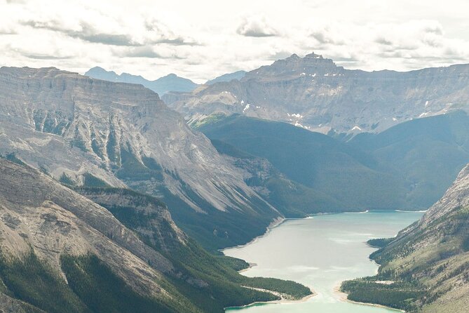 30 Minute Helicopter Tour over Lake Minnewanka, Banff - The route from Mînî Thnî into the mountains