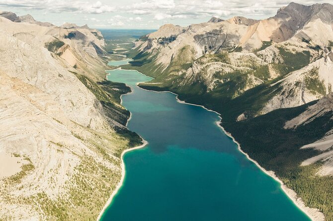30 Minute Helicopter Tour over Lake Minnewanka, Banff - What the small group size changes