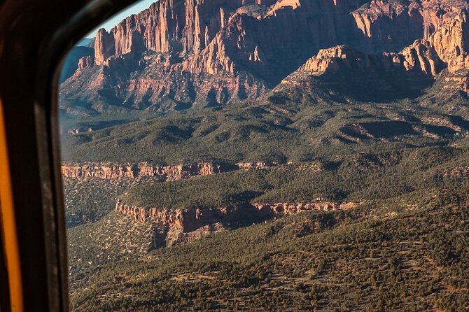 35 Mile - Zion National Park Panoramic Helicopter Flight - Photography and comfort in the air