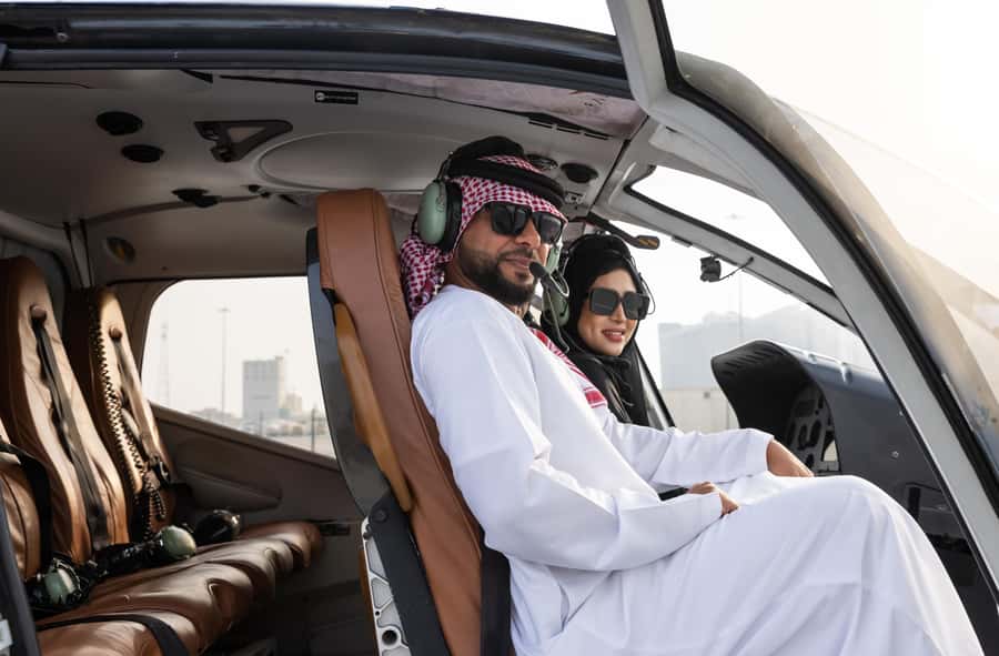 Abu Dhabi: Scenic Helicopter Tour - Palaces, hotels, and Abu Dhabi’s grand scale