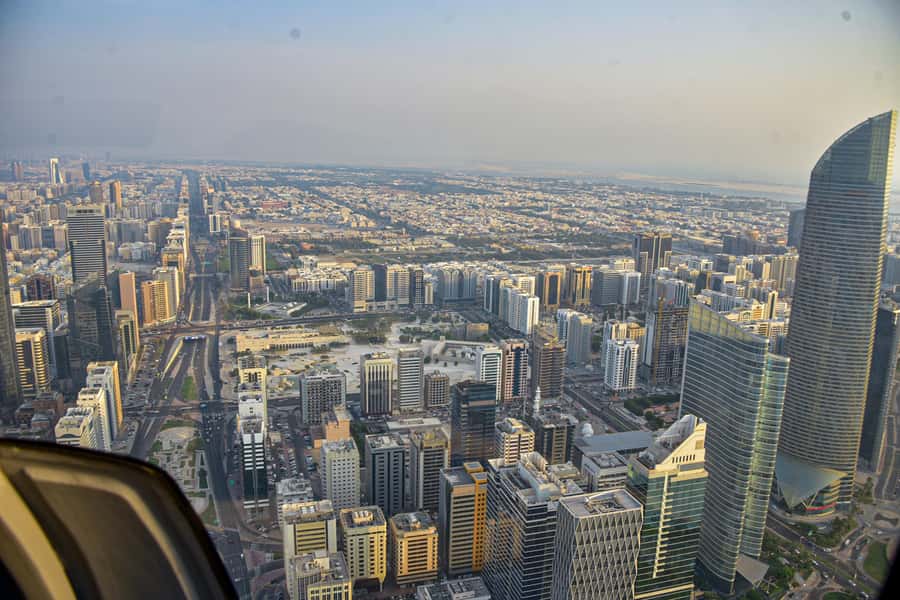 Abu Dhabi: Shared Helicopter Tour - The Presidential Palace and Emirates Palace from above