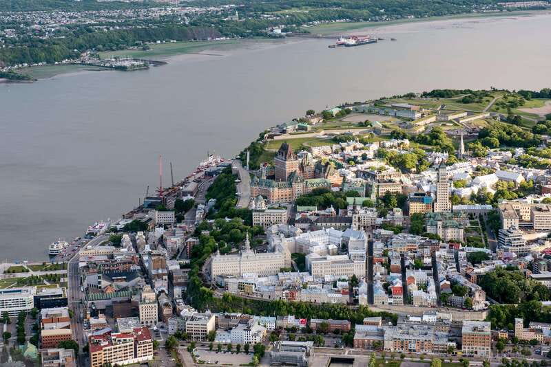 Attitude-Helicopter: Helicopter tour of Quebec City - The Shuttle Makes the Outing Easier