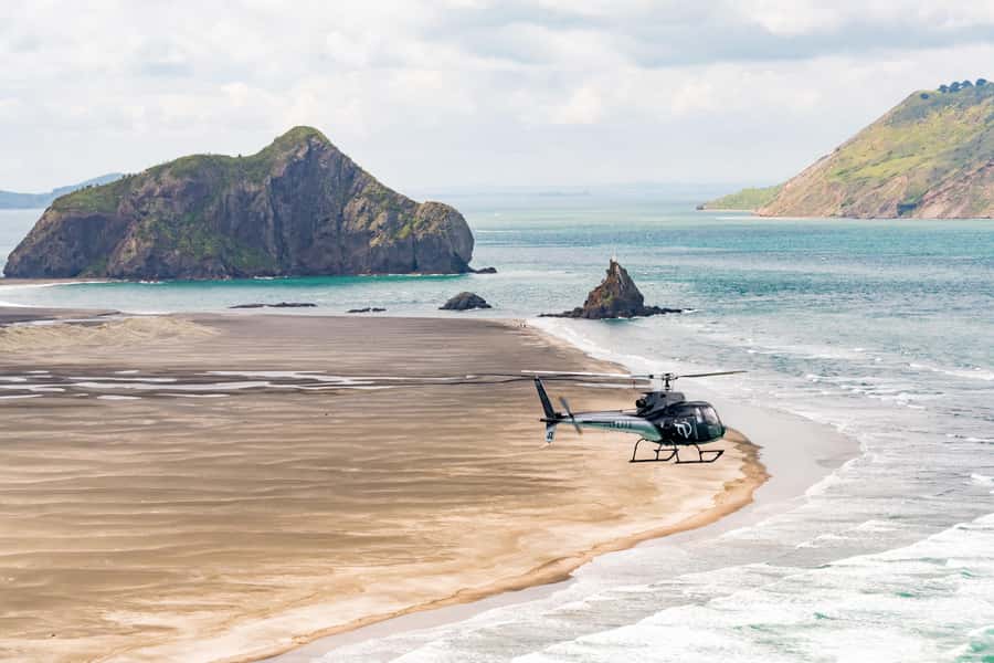 Auckland: 36 min scenic helicopter flight - Coast to Coast - From Albany to Bethells Beach