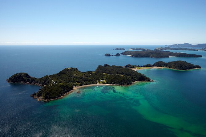 Bay of Islands and Hole in the Rock Scenic Helicopter Tour - Starting in Paihia with Salt Air