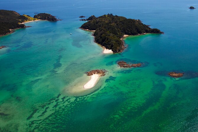 Bay of Islands and Hole in the Rock Scenic Helicopter Tour - What the pilot commentary adds