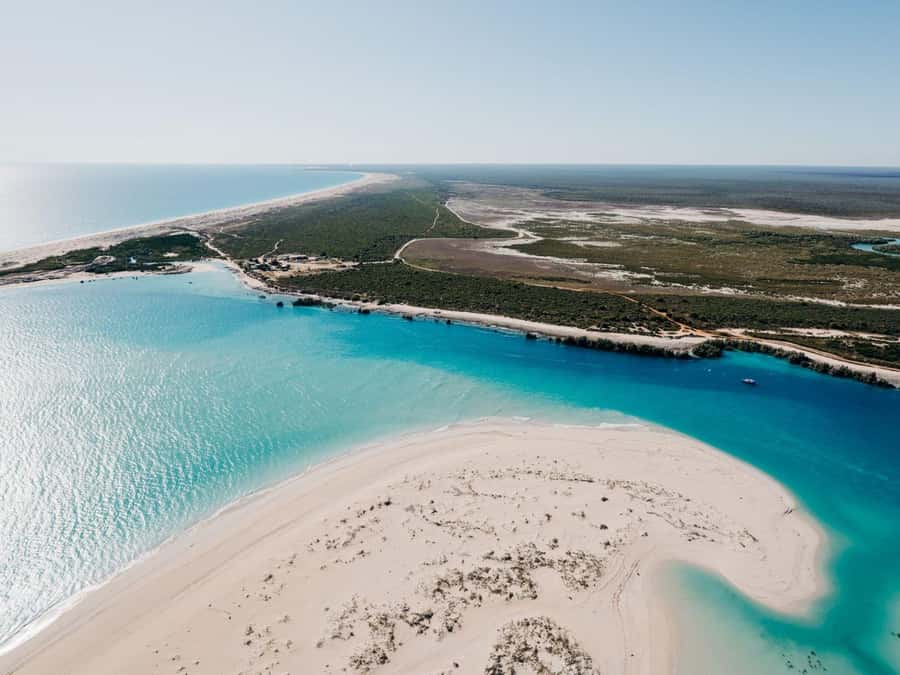 Broome: Cliffs & Coast 60 minute Scenic Helicopter Flight - Willie Creek and the pearl-farm coast