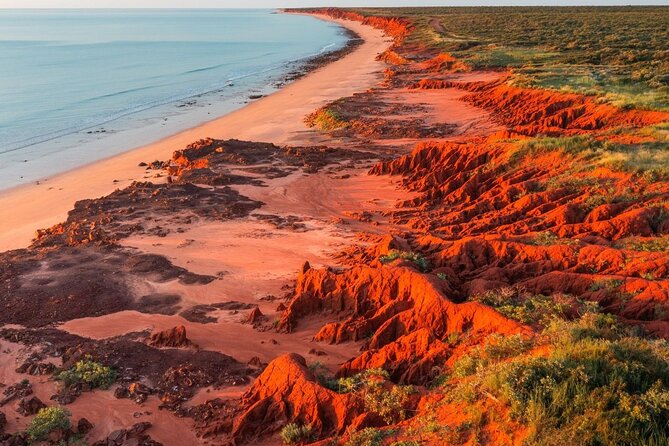 Broome: Romantic 45-Min Private Helicopter Flight & Beach Picnic - James Price Point’s red cliffs