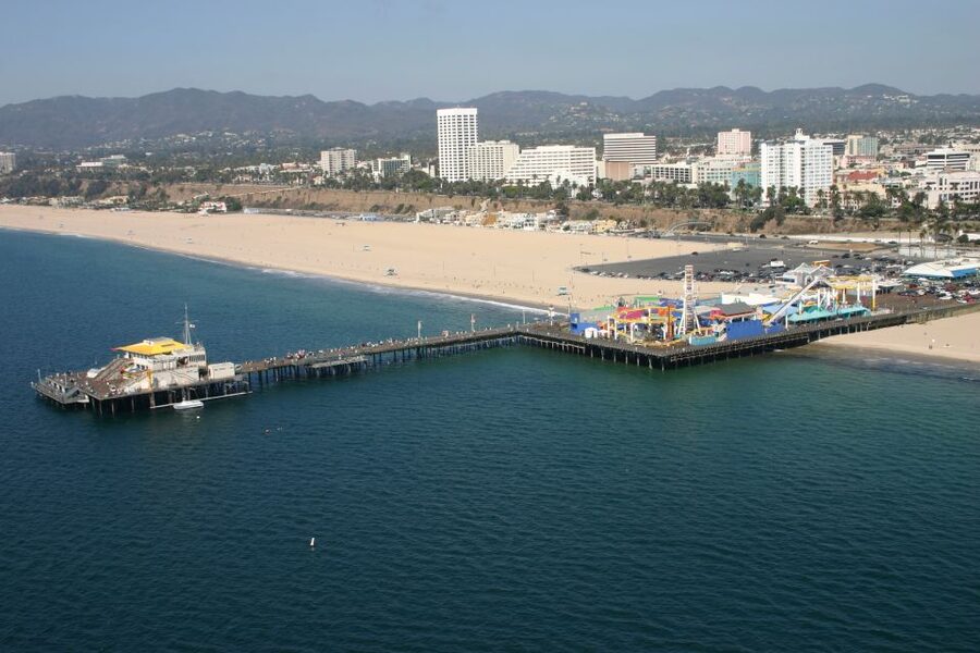 California Coastline & Hollywood Celebrity Helicopter Tour - Venice Beach, Santa Monica Pier, and the Pacific