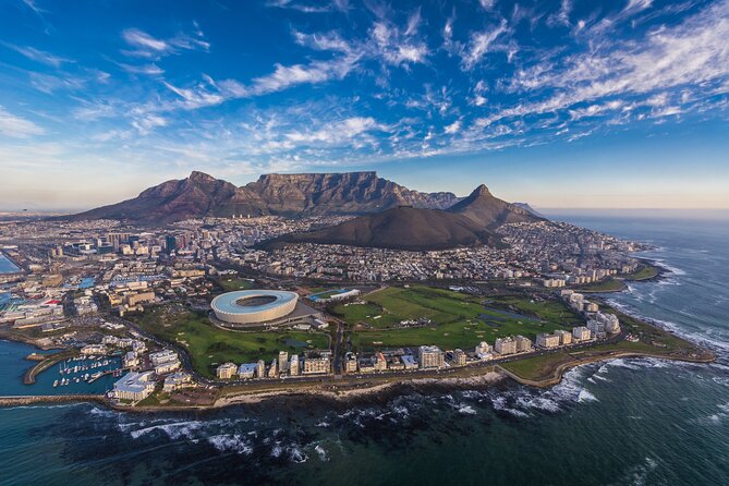 Cape Town Helicopter Tour: Atlantic Coast - Circling Table Mountain from every side