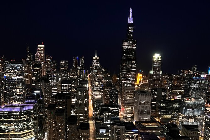 Chicago Helicopter 10-Minute Tour for up to Three Passengers - What this Chicago helicopter flight actually offers