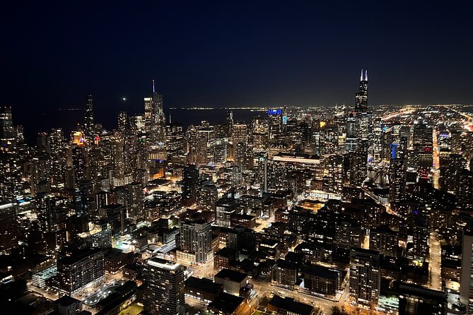 Chicago Helicopter 10-Minute Tour for up to Three Passengers - Three minutes over Museum Campus