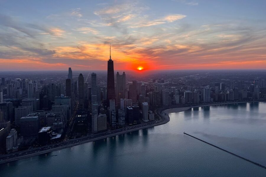 Chicago: Helicopter Tour of Chicago Skyline - What the private format adds