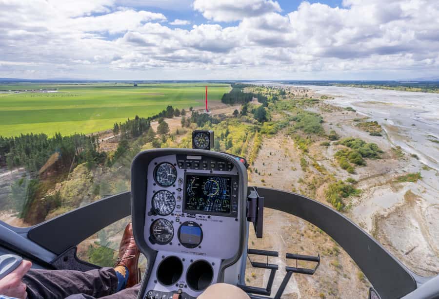 Christchurch: Helicopter Trial Flight - The views from the air and the challenge of flying