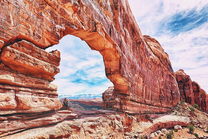 Corona Arch & Canyon Run Heli Tour - 20 minutes - Pilot narration and the small-group advantage