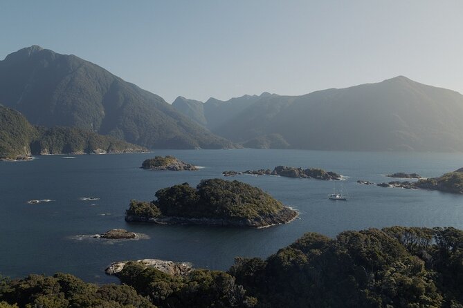 Dusky Sound // Helicopter Scenic Flight - Reaching enormous Dusky Sound
