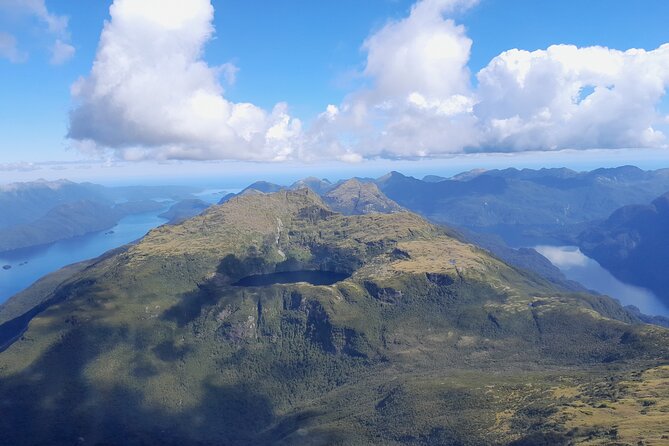Dusky Sound // Helicopter Scenic Flight - Lake Manapouri sets the scene