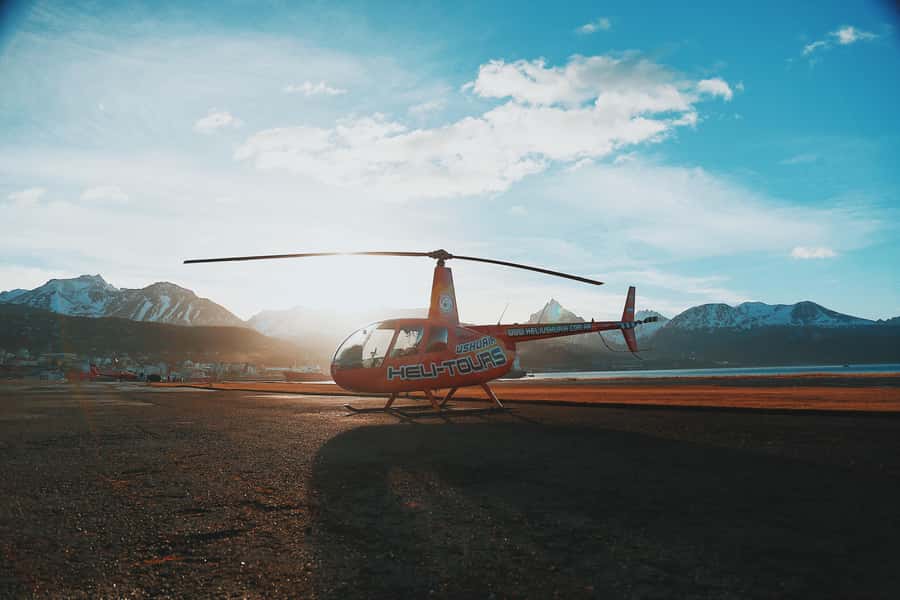 Emerald Lagoon Helicopter seeing - The four-minute safety briefing in Ushuaia