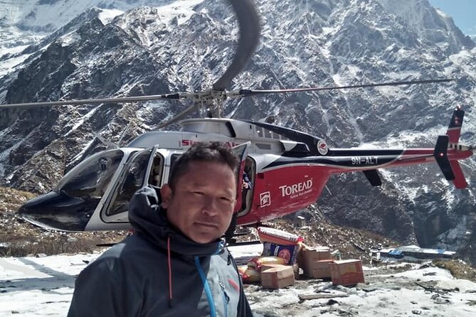 Everest Base Camp Helicopter Tour Stop at Hotel Everest View. - The Everest Base Camp flyover
