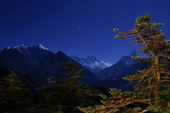 Everest Helicopter Tour with Breakfast in Hotel Everest View - The flight into the Everest region