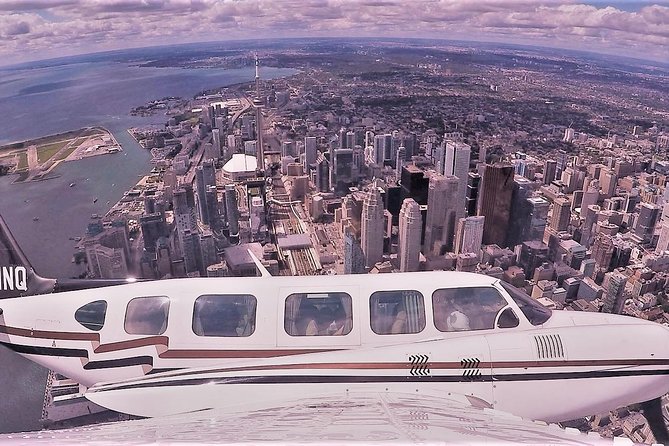 Exhilarating 120km Aerial Tour of Toronto with iflyTOTO - What the eight-seat format feels like