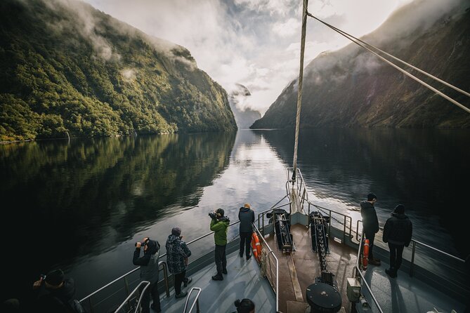 Fiordland Heli-hike from Te Anau - Service and group size