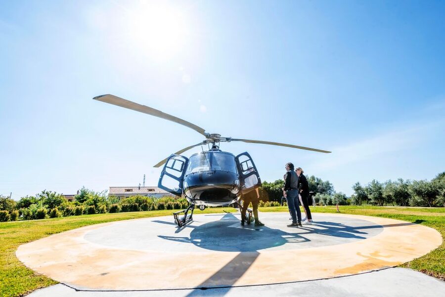 Fiumefreddo: Group Flight Helicopter Tour over Etna - Starting at the private helipad in Fiumefreddo