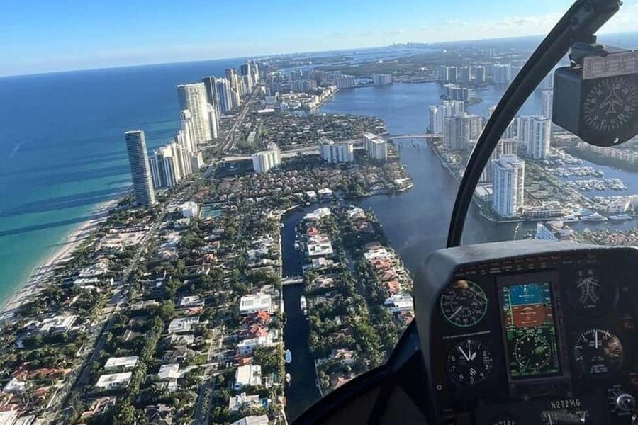 Fort Lauderdale: 20-Minute Helicopter Tour - Photo time before the helicopter ride