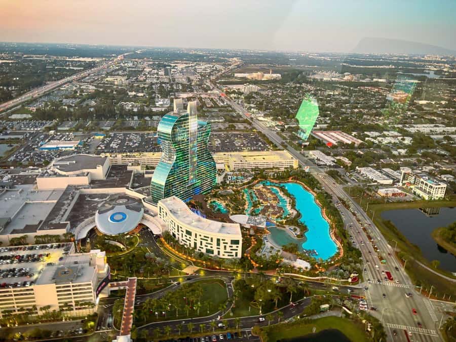 Fort Lauderdale : Romantic Champagne Helicopter Flight Tour - The 15-minute safety briefing