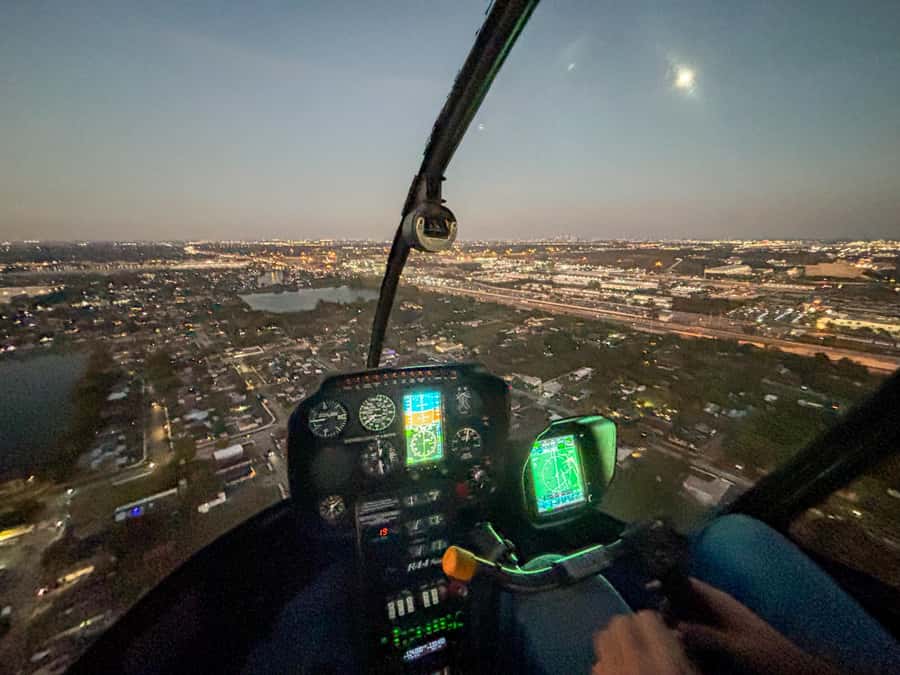 Fort Lauderdale : Romantic Champagne Helicopter Flight Tour - Arriving at Banyan Air Service