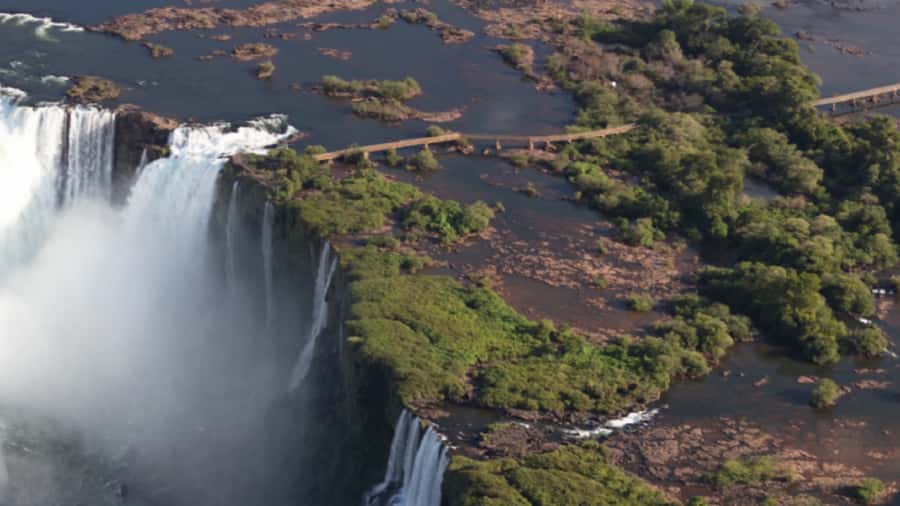 Foz do Iguaçu: Helicopter Flight over the Iguassu Falls - The views from above, including Devil’s Throat