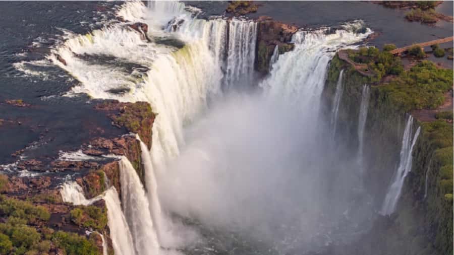 Foz do Iguaçu: Helicopter Flight over the Iguassu Falls - Who will get the most from this experience?