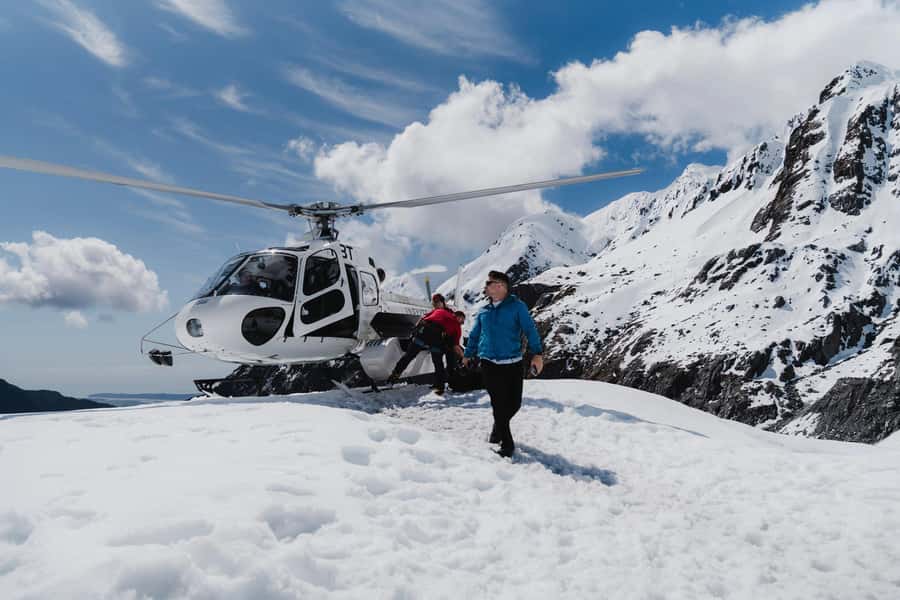 Franz Josef: 2.5 Hour Glacier Hike with Helicopter Transfer - The helicopter flight over West Coast country