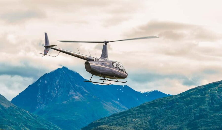 From Palmer: Knik Glacier Helicopter Tour - Small groups and the role of the pilot