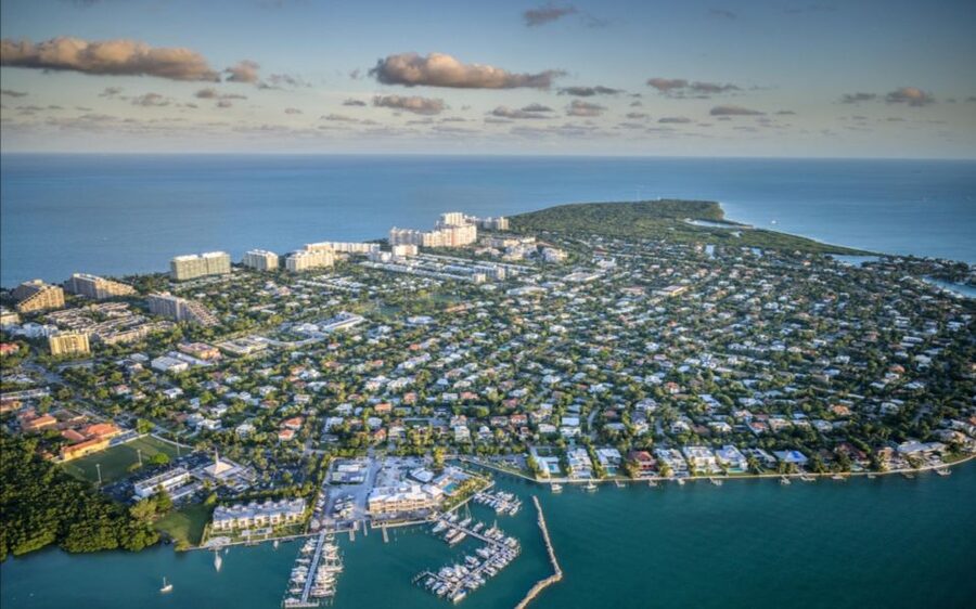 From Pembroke Pines: Helicopter Tour Over Miami - Commentary From the Cockpit