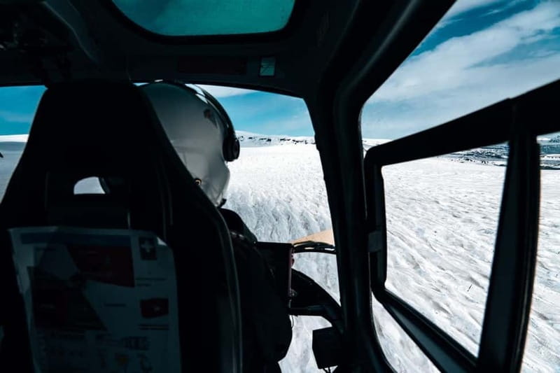 From Reykjavik: Fire And Ice Helicopter Tour with 2 Landings - Þingvellir National Park and the visible rift