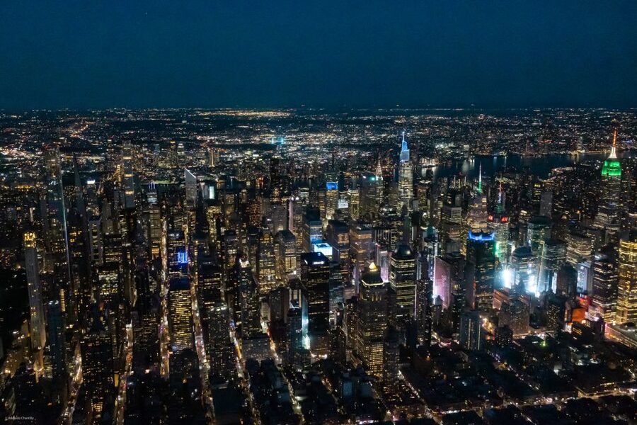 From Westchester: NYC Private Helicopter Tour for Couples - The 45-minute flight: the bigger New York picture