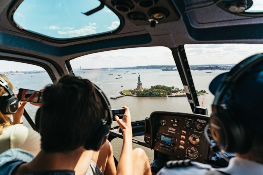 From Westchester: Private NYC Helicopter Tour for 2-6 People - Central Park, skyscrapers, and bridges from above