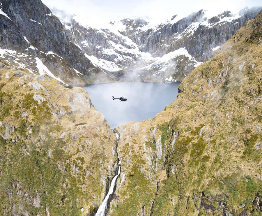 Glenorchy Helicopter Tour | Alpine Lakes & Fiordland - Flying above the Milford Track and Sutherland Falls