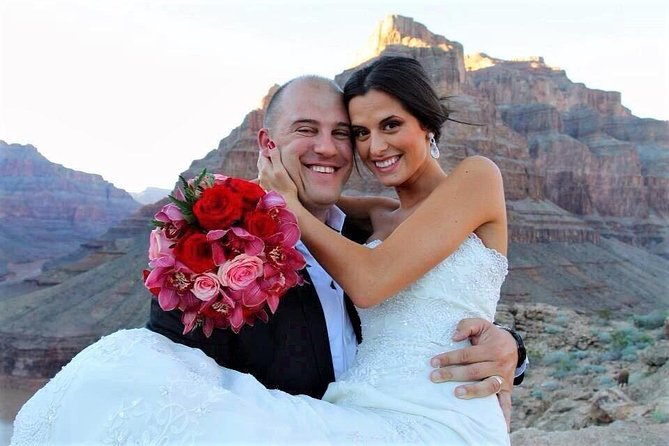 Grand Canyon Helicopter Wedding - The return flight over the Las Vegas Strip