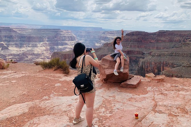 Grand Canyon Tour with Skywalk and Spanish Helicopter Flight - Hoover Dam and the bridge photo stop