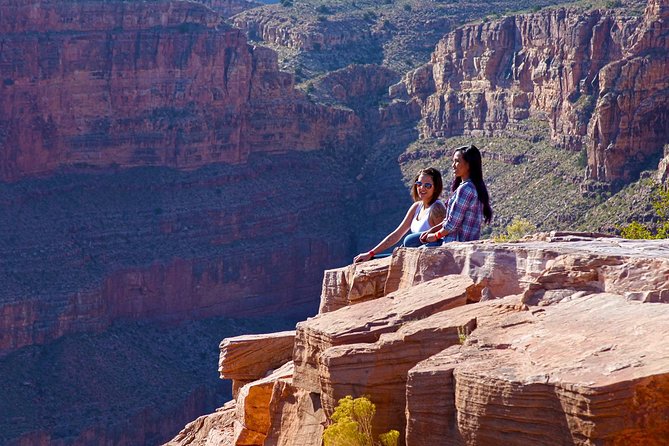 Grand Canyon West Rim Small-Group Tour with Optional Helicopter - Why the small-group format matters on a long day