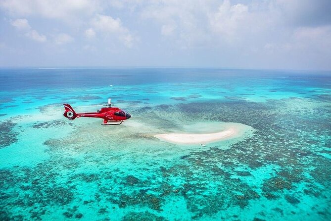 Great Barrier Reef 30-Minute Scenic Helicopter Tour from Cairns - Pilot commentary and the quiet between the facts
