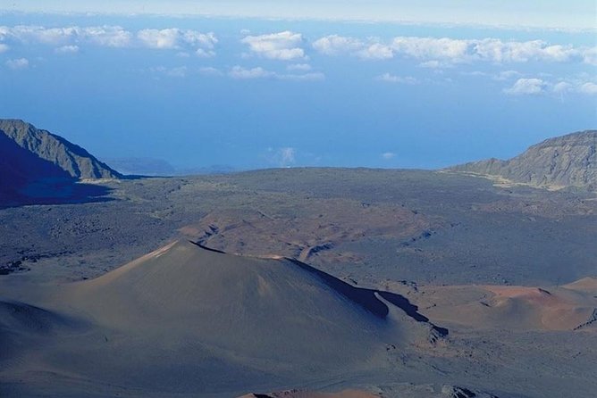Hana Rainforest and Haleakala Crater Helicopter Tour - Why pilot commentary matters