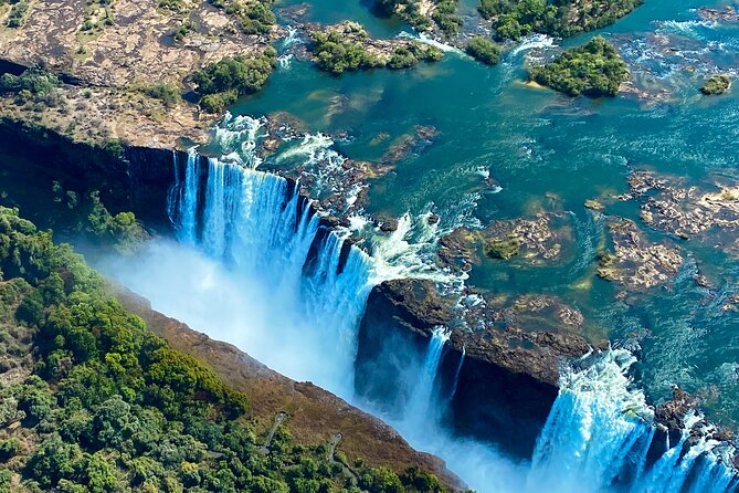 Helicopter Flight Experience Over Victoria Falls - Why the falls look different from the air